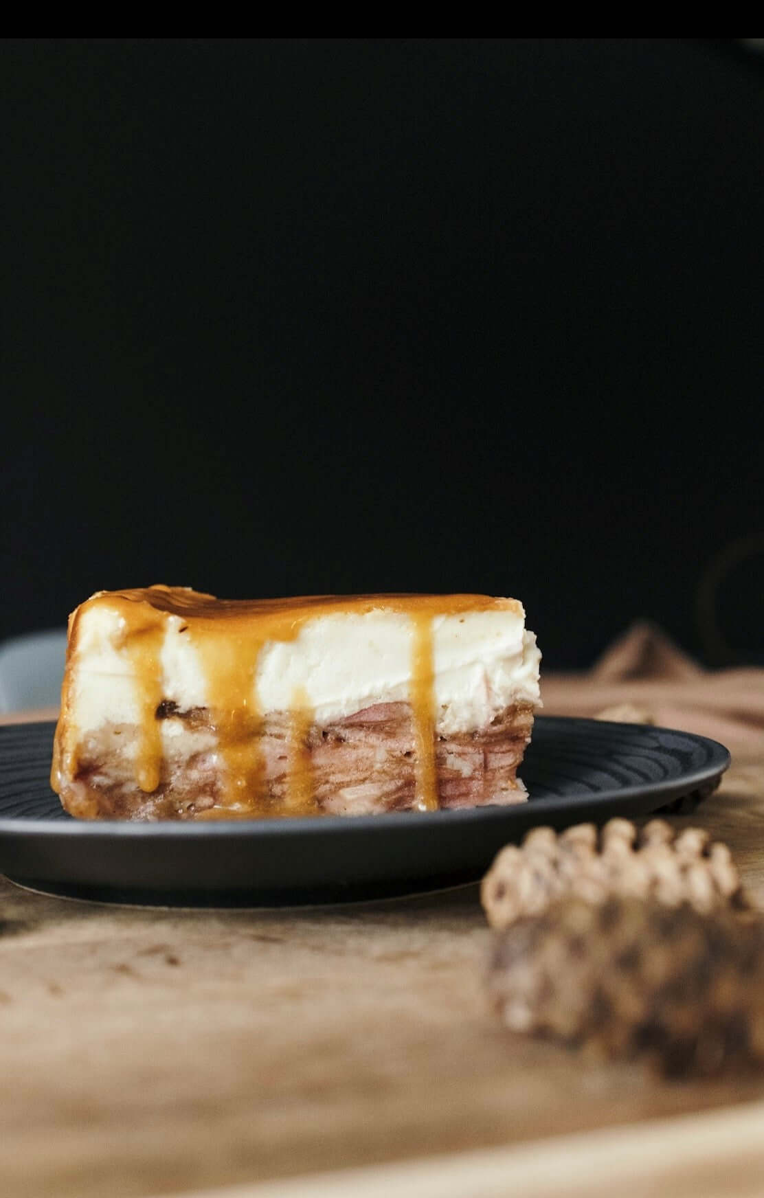 Maple Apple Crumble Cheesecake