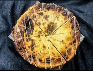 Maple Apple Crumble Cheesecake